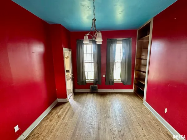 $75,000 | 223 Hardin Avenue, Jacksonville, IL 62650