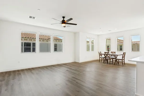 $375,000 | 5301 East Commerce Way, Unit 26101, Sacramento, CA 95835