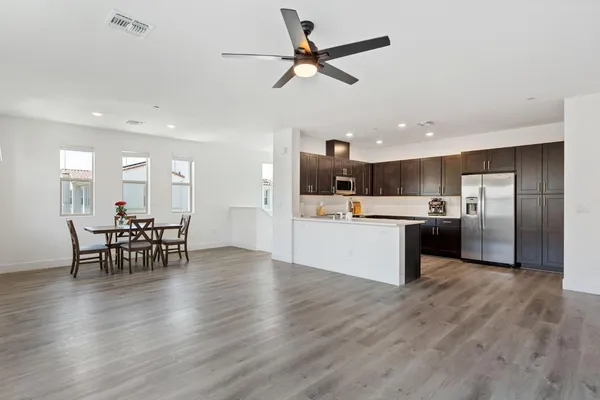 $375,000 | 5301 East Commerce Way, Unit 26101, Sacramento, CA 95835