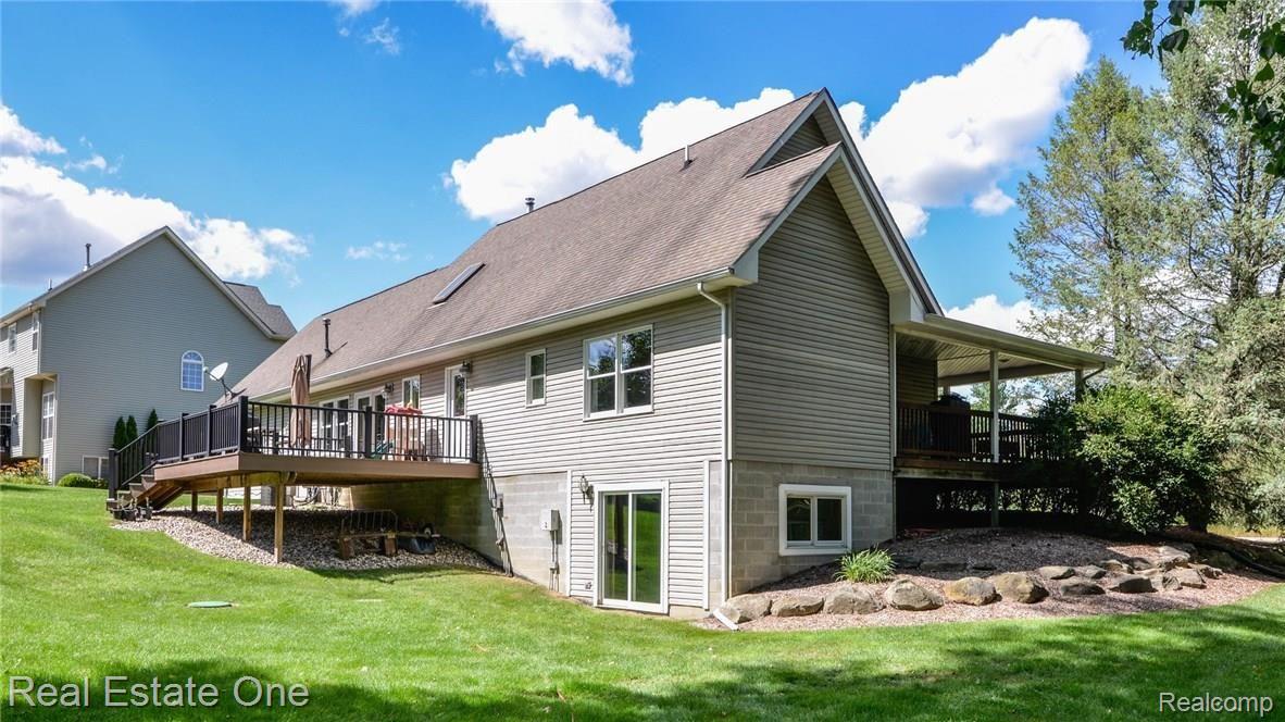 4248 Trinity Lane Pinckney, MI 48169 - Photo 4 of 49 3_43.jpg