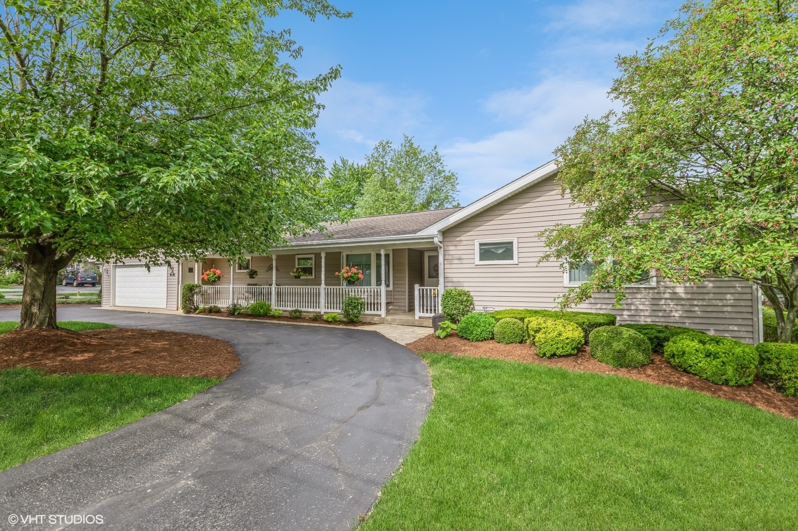 6513 Sands Road Crystal Lake, IL 60014 - Photo 1 of 18 Gallery Image 1