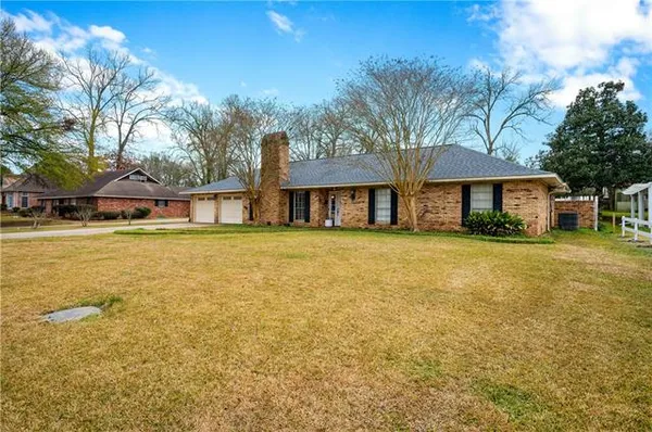 $229,900 | 467 Debellevue Drive, Marksville, LA 71351