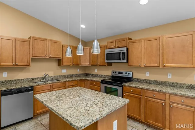 $345,000 | 313 Shadow Trace Drive, Wentzville, MO 63385