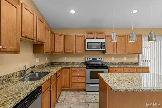 $345,000 | 313 Shadow Trace Drive, Wentzville, MO 63385