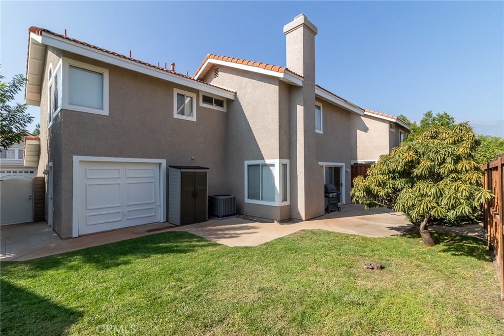 7529 Hardy Avenue Rancho Cucamonga, CA 91730 - Photo 32 of 38 a view of a back yard of the house