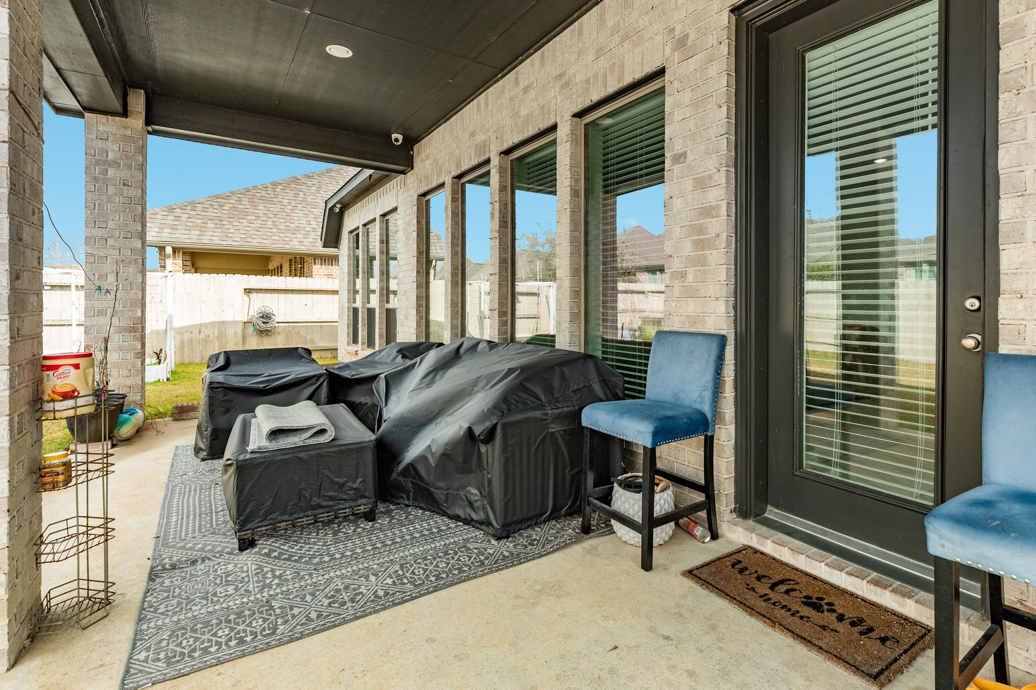 5138 Walnut Grv Lane Manvel, TX 77578 - Photo 5 of 43 a view of a livingroom with lounge chair and a large window