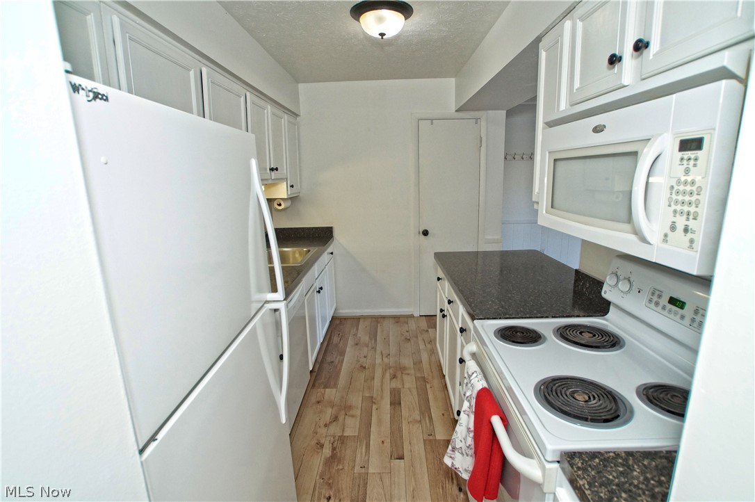9956 Johnnycake Ridge Road, Unit C1 Painesville, OH 44077 - Photo 11 of 33