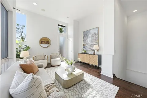 $1,145,000 | 5506 West 149th Place, Unit 5, Hawthorne, CA 90250