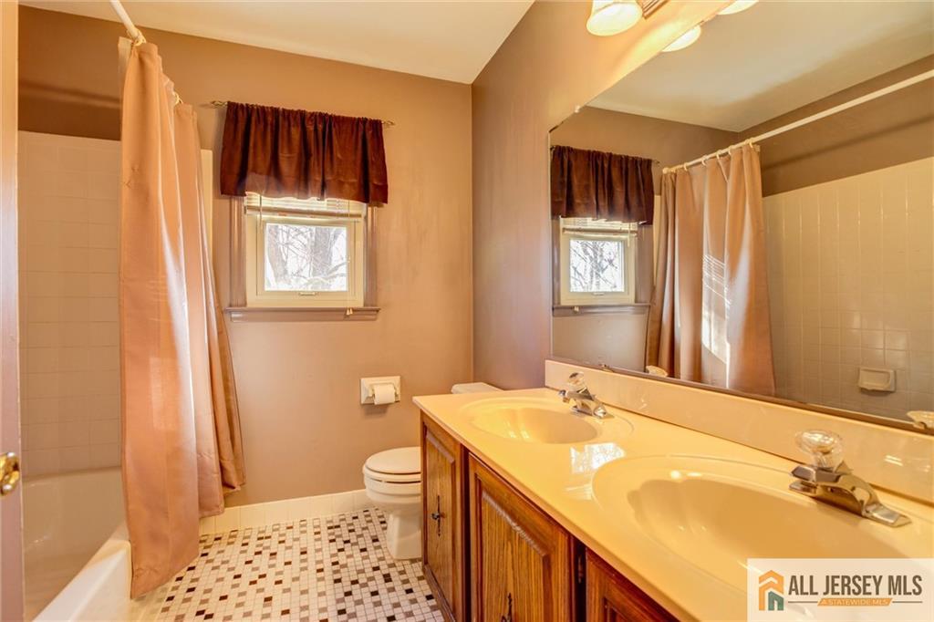 18 Warne Road Old Bridge, NJ 07747 - Photo 23 of 28