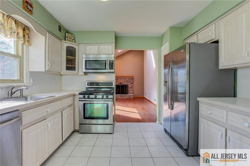 18 Warne Road Old Bridge, NJ 07747 - Photo 10 of 28