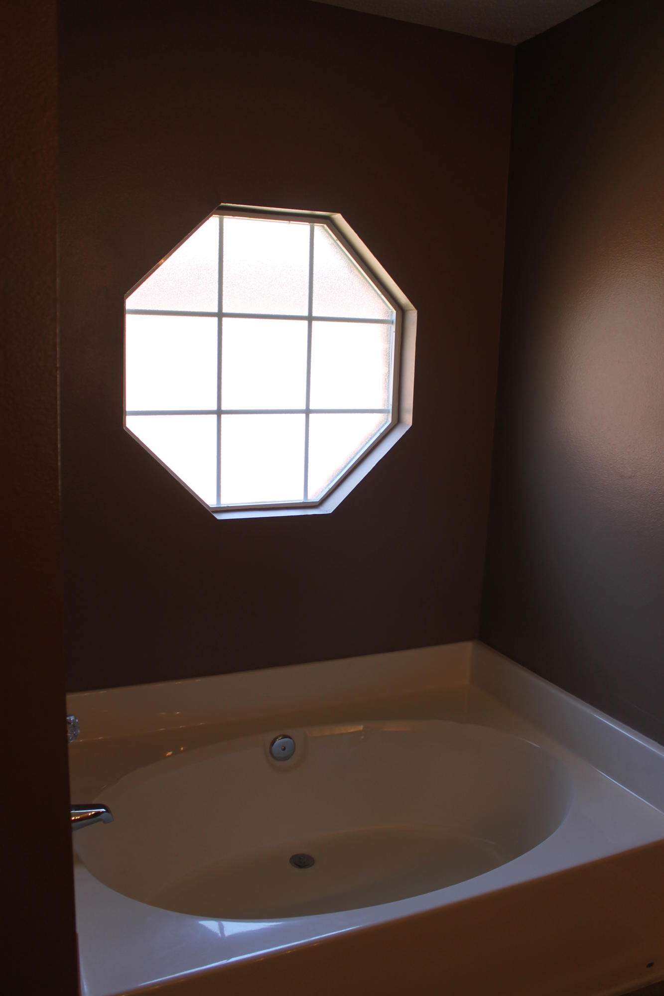 213 Foxchase Way Crestview, FL 32536 - Photo 23 of 34 an empty room with a window