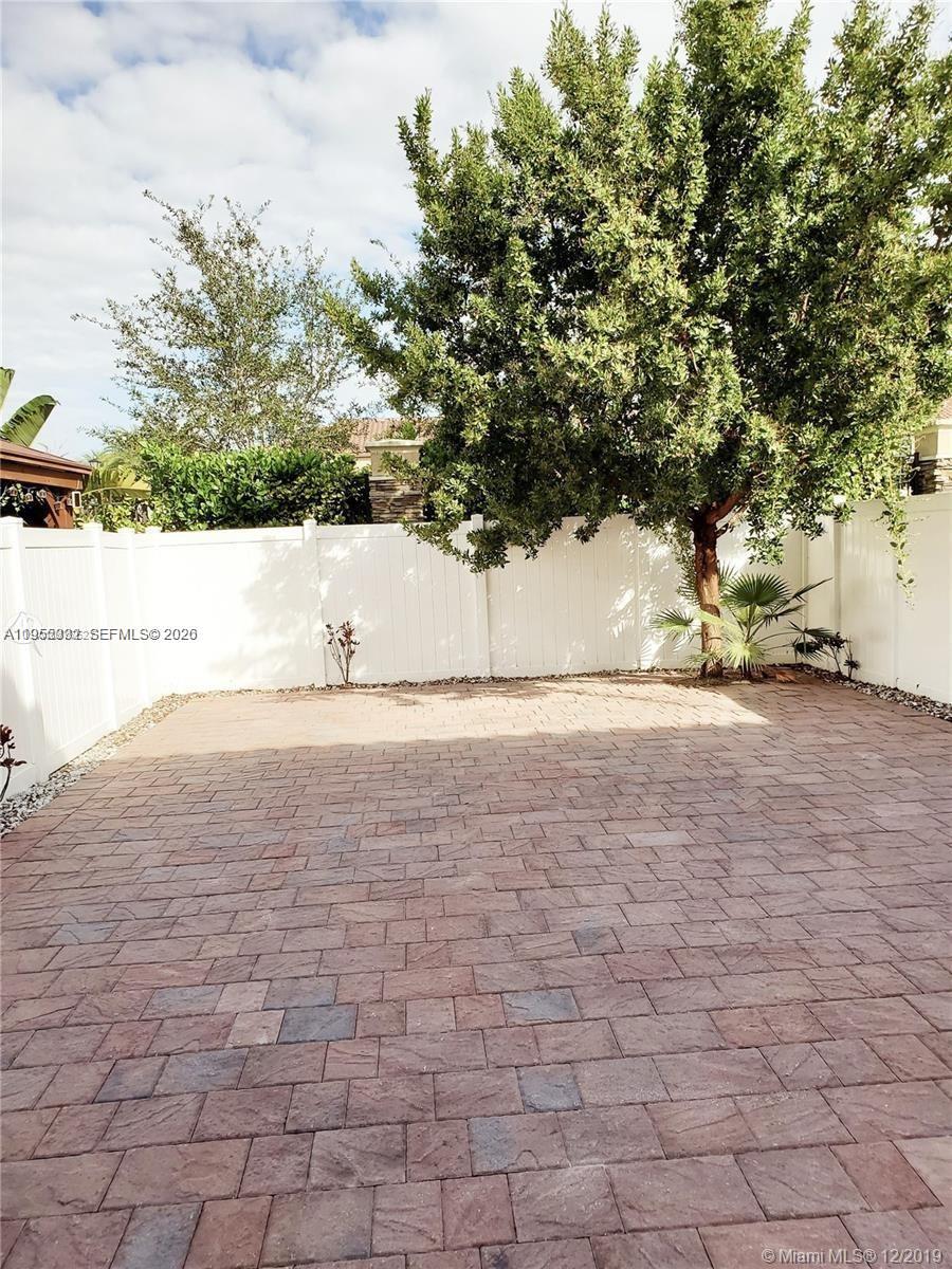 3353 West 91st Terrace Hialeah, FL 33018 - Photo 15 of 21 a view of ocean