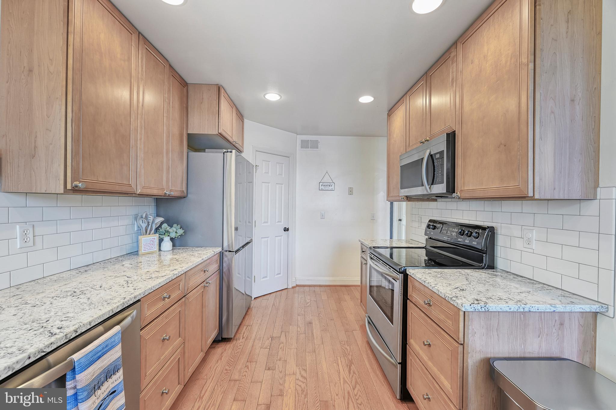 845 Elnor Road Bumpass, VA 23024 - Photo 10 of 111 Updated Granite Counters and Stainless Steel Apps.
