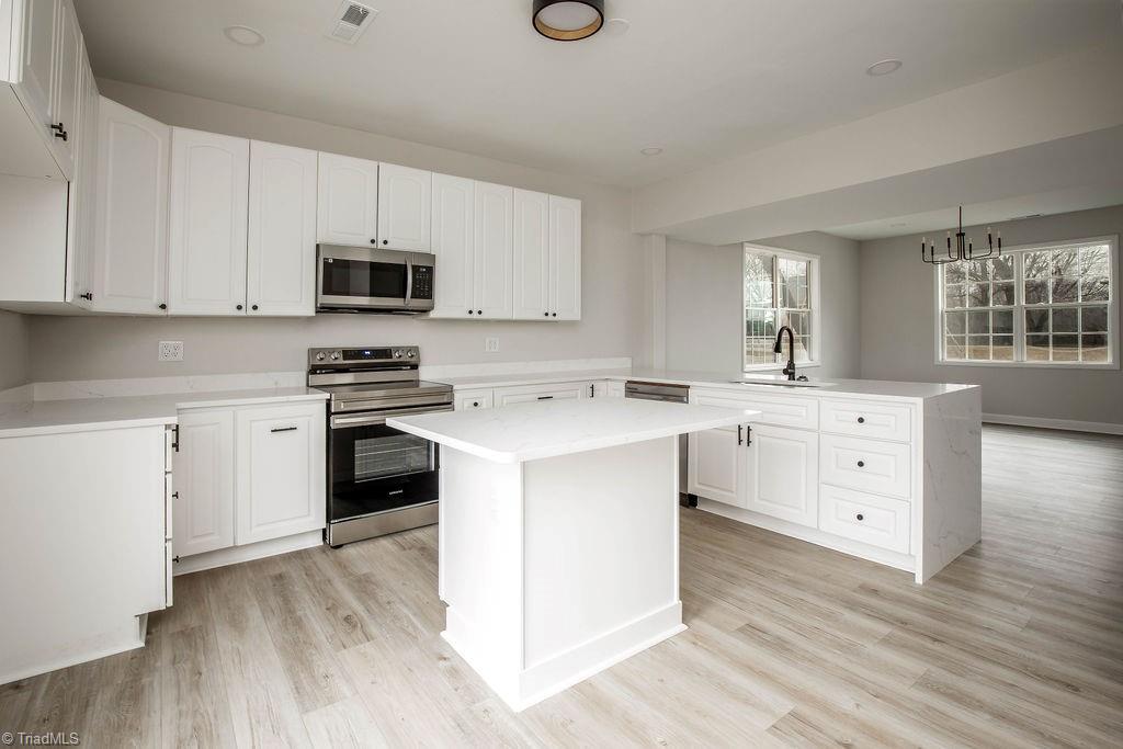 424 Aldridge Road Archdale, NC 27263 - Photo 5 of 20