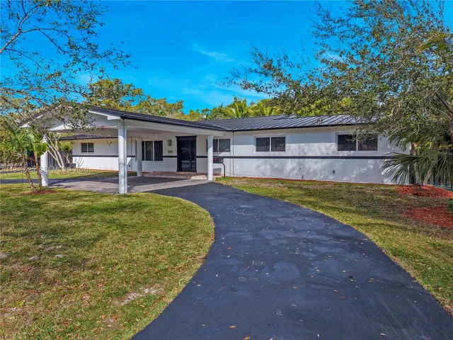 $1,325,000 | 7695 Southwest 142nd Street, Palmetto Bay, FL 33158