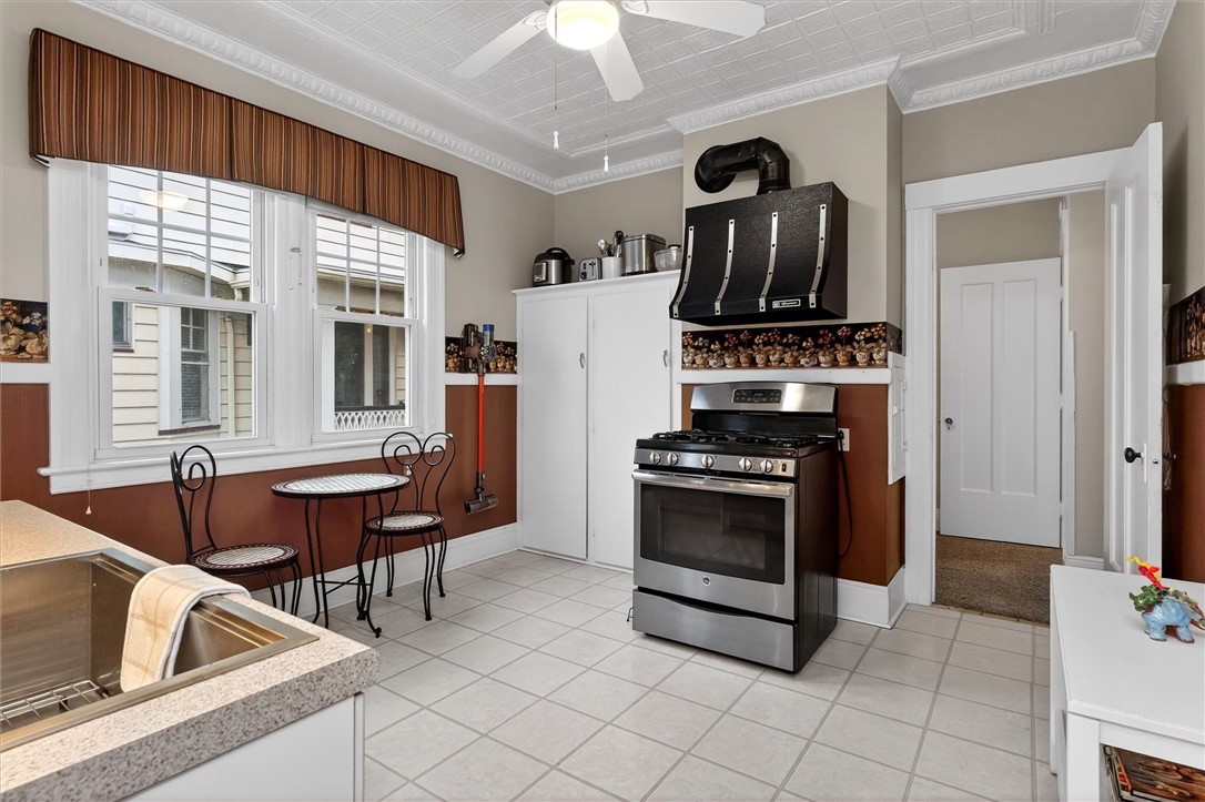 985 Harvard Street Rochester, NY 14610 - Photo 21 of 50