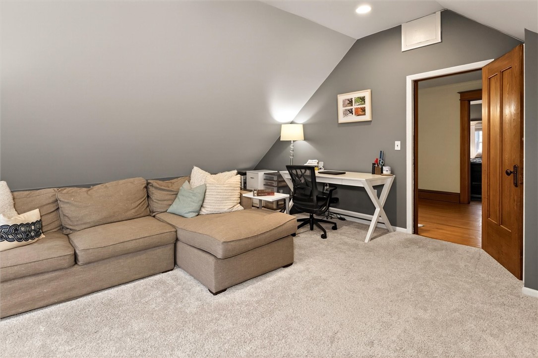 985 Harvard Street Rochester, NY 14610 - Photo 40 of 50