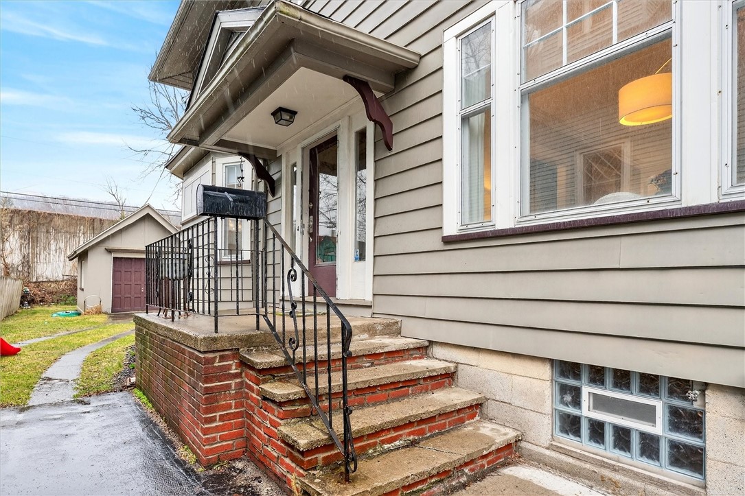 985 Harvard Street Rochester, NY 14610 - Photo 4 of 50