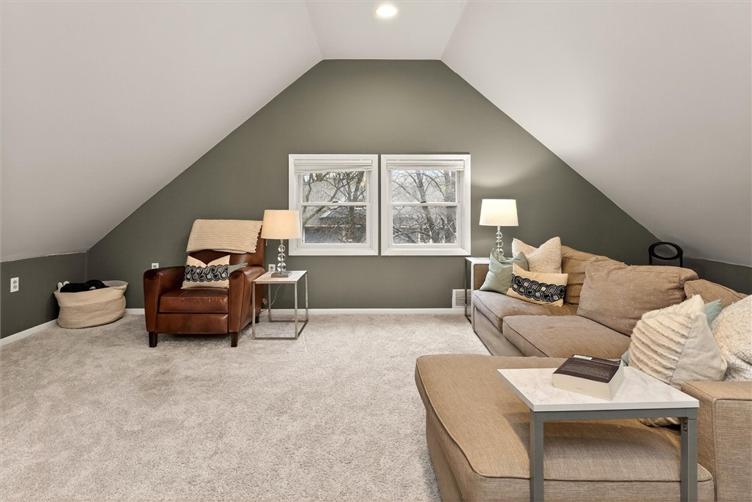 985 Harvard Street Rochester, NY 14610 - Photo 42 of 50