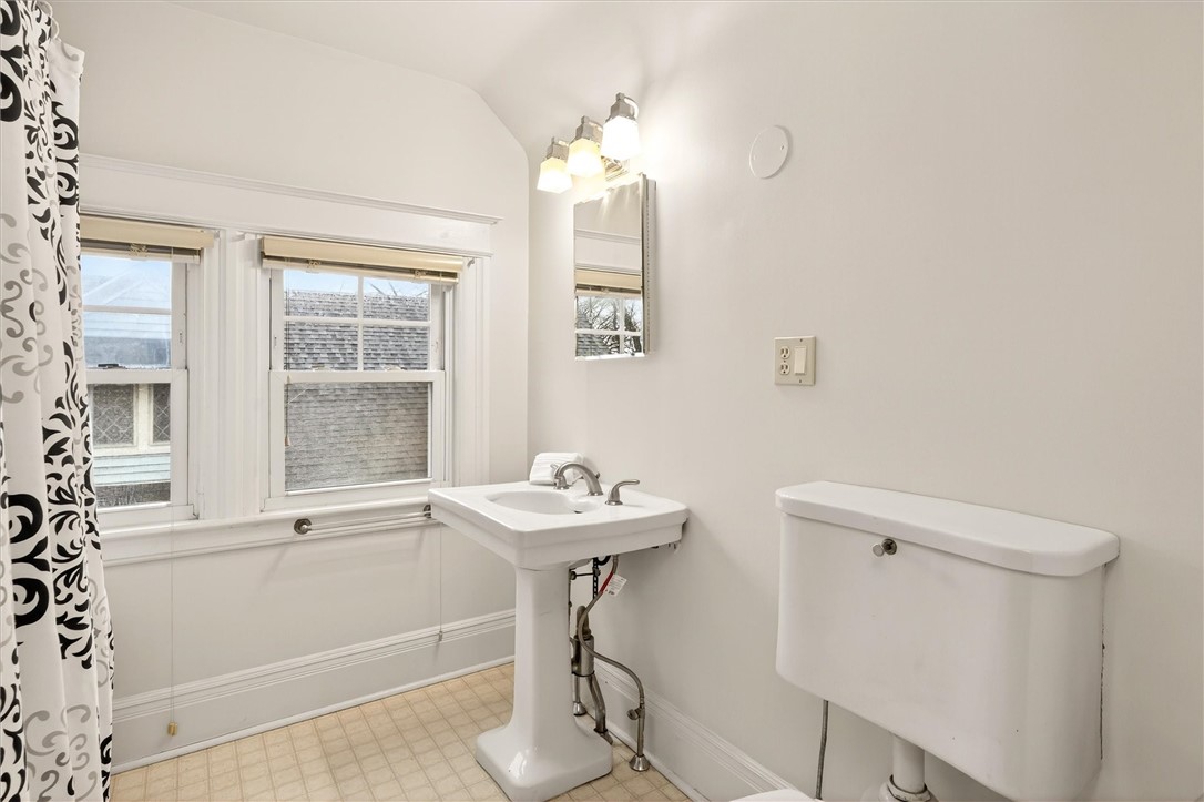 985 Harvard Street Rochester, NY 14610 - Photo 45 of 50