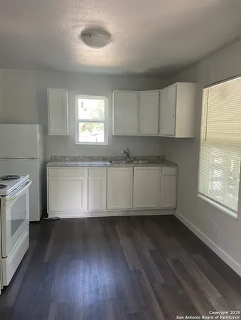 $890 | 4818 Monterey Street, Unit 202, San Antonio, TX 78237