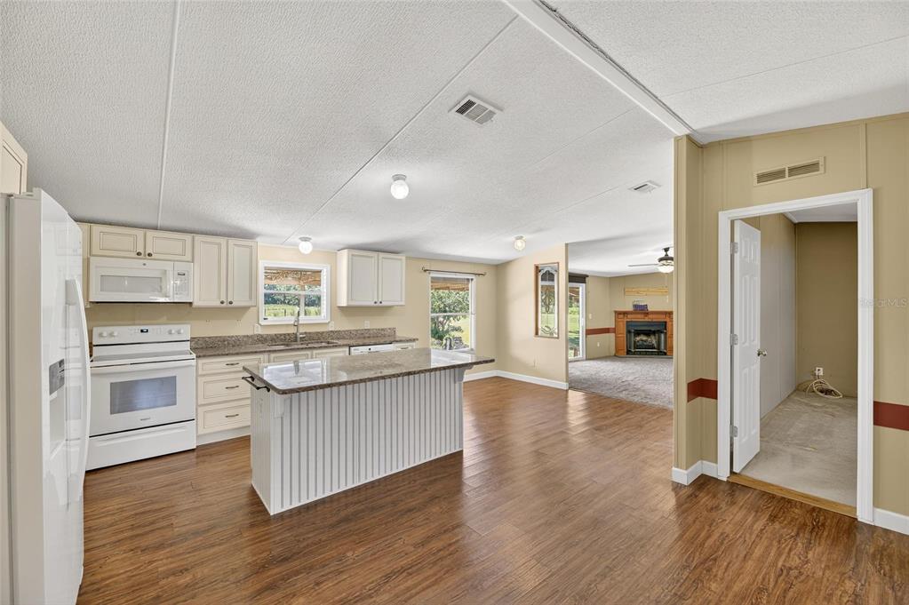 4416 Pippin Road Plant City, FL 33567 - Photo 17 of 86