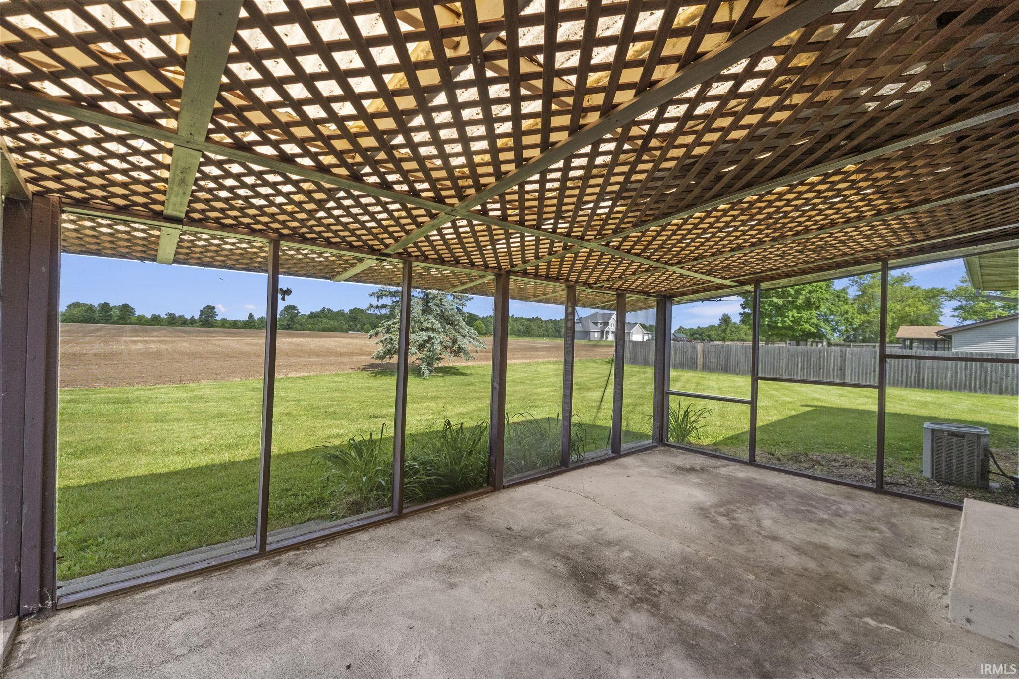8230 Trentman Road Fort Wayne, IN 46816 - Photo 4 of 32