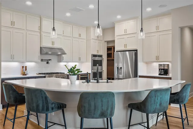 $1,095,000 | 2828 Long Lasso Pass, Leander, TX 78641