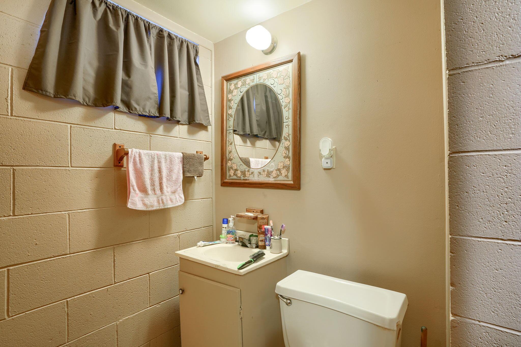 4761 Karl Road Columbus, OH 43229 - Photo 22 of 39 4761 Karl Road (29)