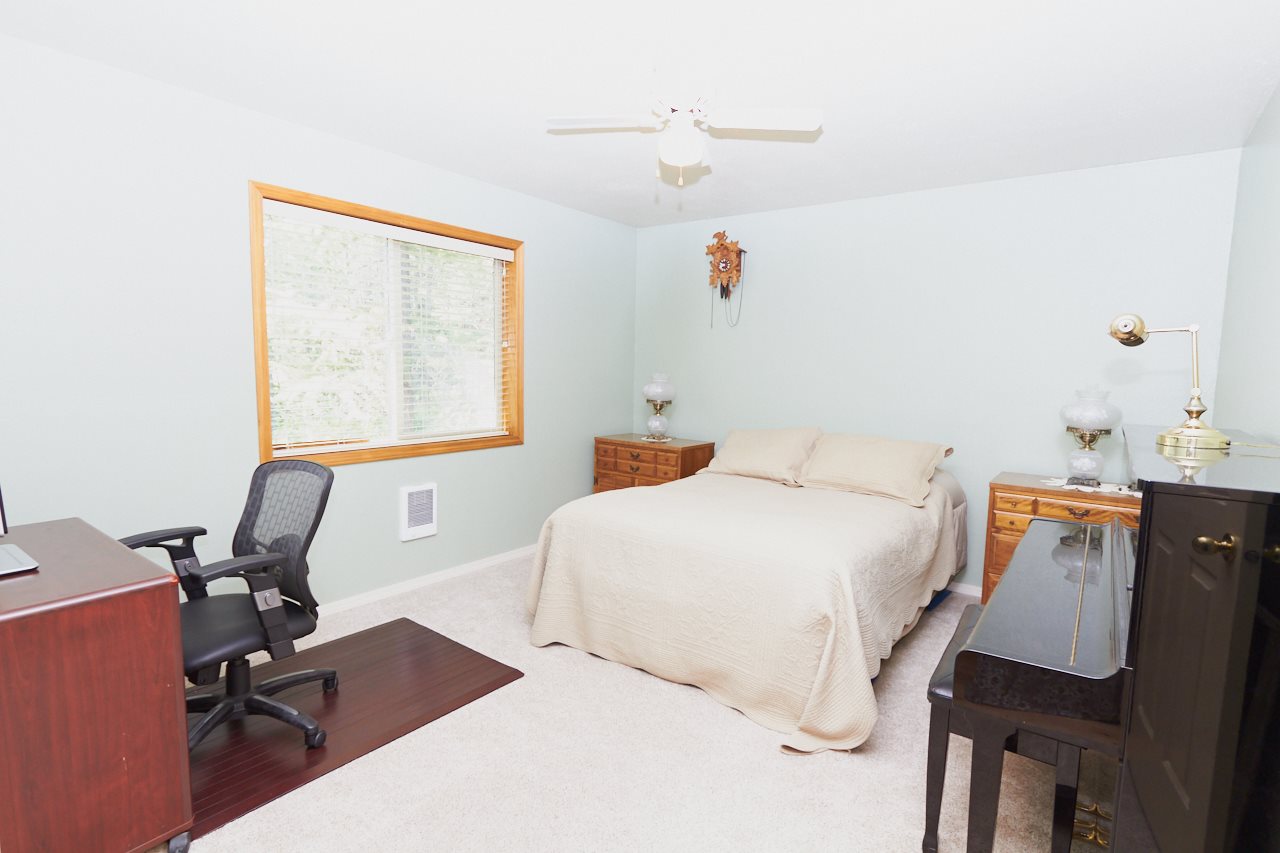 4891 Merritt Road Clayton, WA 99110 - Photo 8 of 20