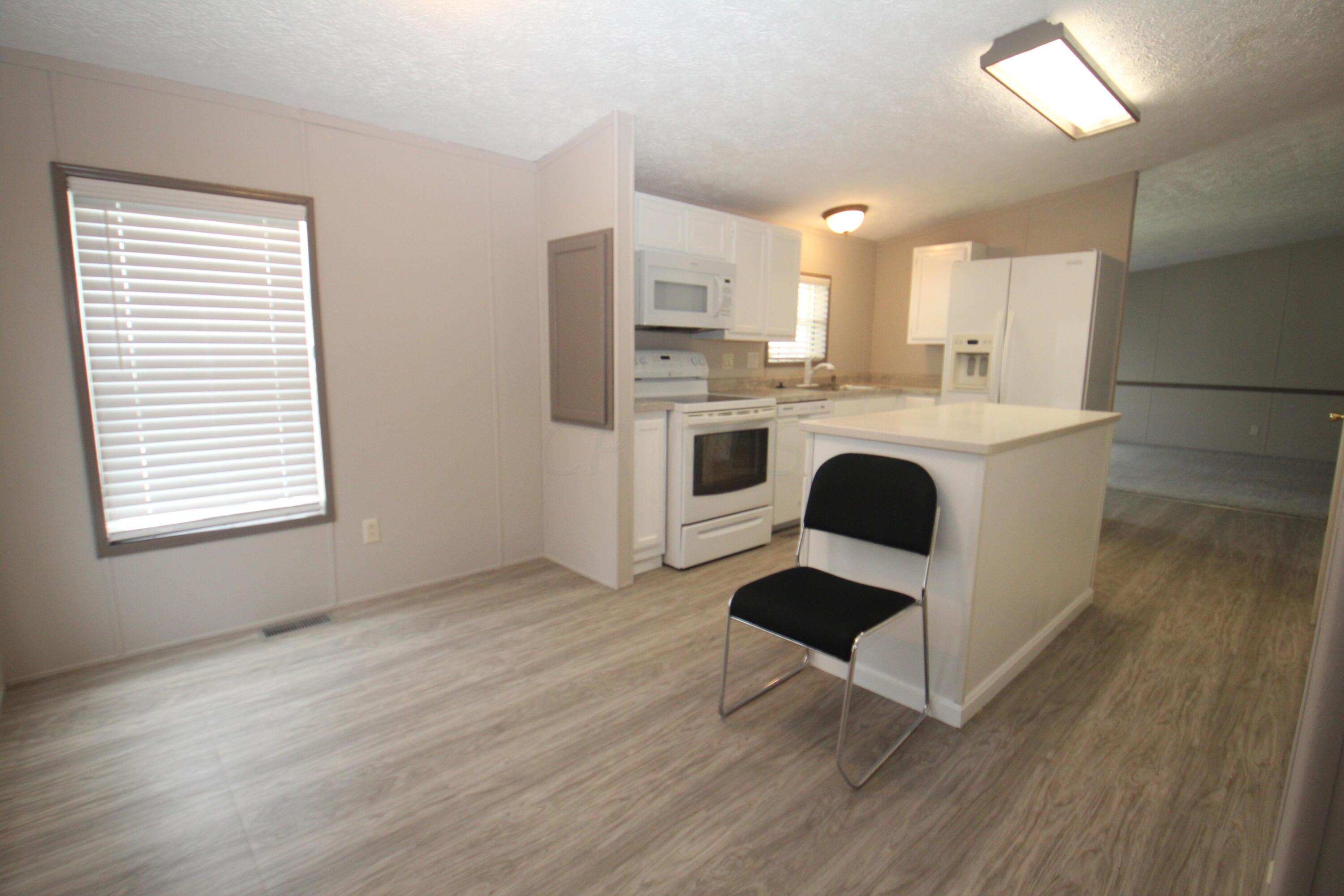 411 Doris Road Pataskala, OH 43062 - Photo 25 of 42 kitchen/eating areas