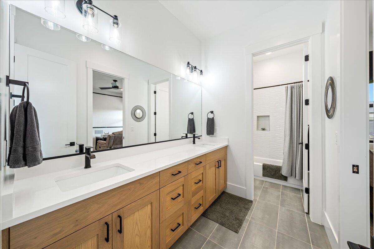 719 Scenario Street Washington, UT 84780 - Photo 45 of 72 Guest Bath (3)