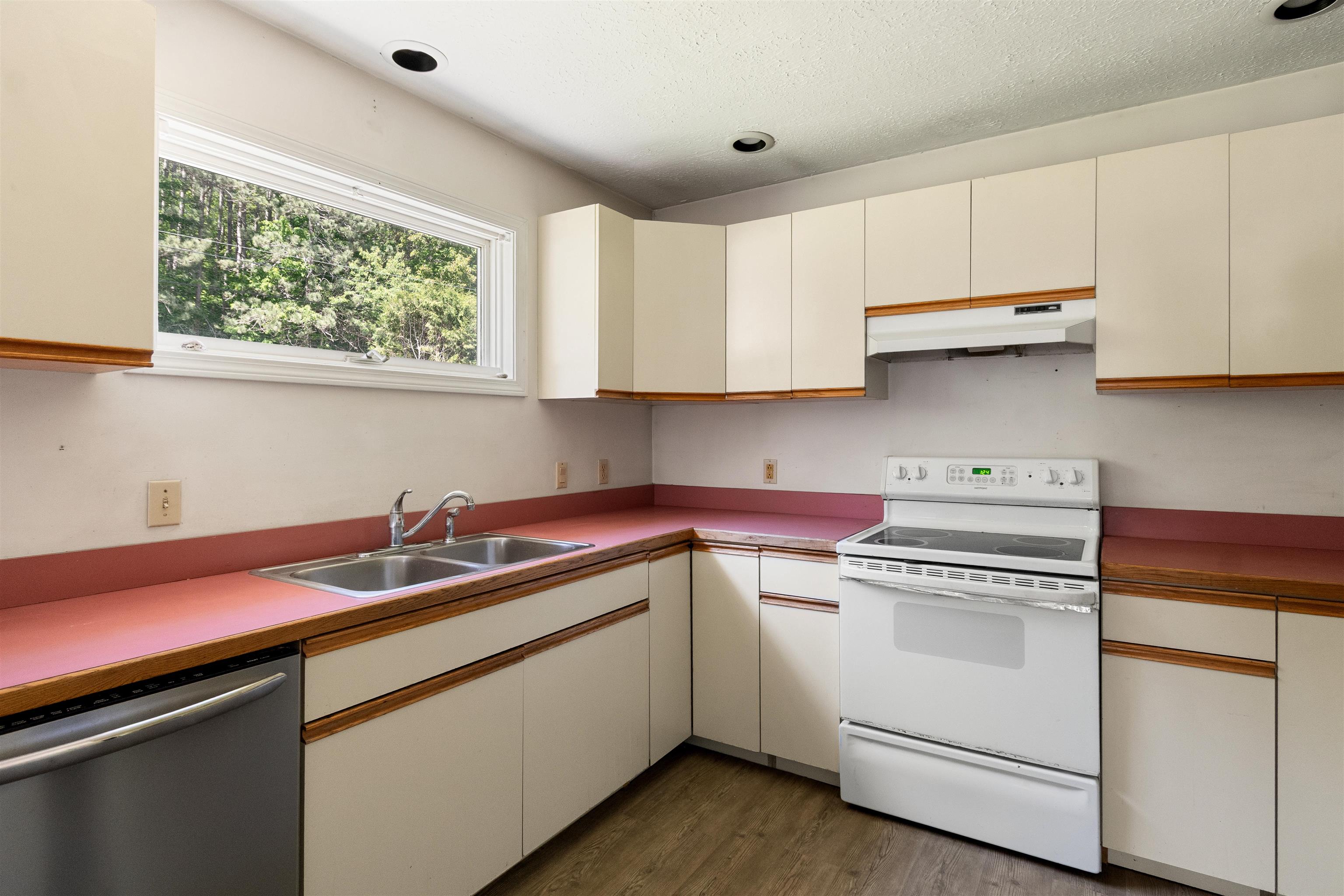 219 Cedar Drive Sheldon, VT 05483 - Photo 15 of 53