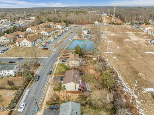 a picture of a bench