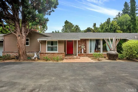 $6,900 | 3442 Laurel Canyon Boulevard, Studio City, CA 91604