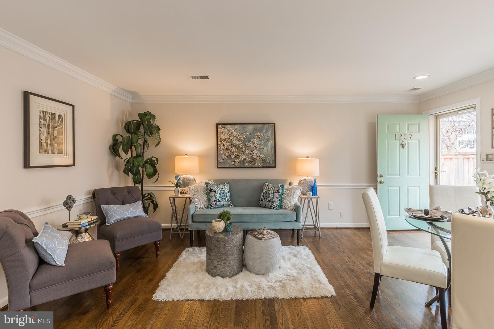 1237 Portner Road Alexandria, VA 22314 - Photo 3 of 17 a living room with furniture