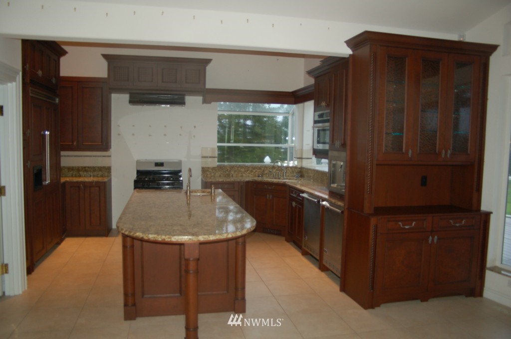 8254 Comox Road Birch Bay, WA 98230 - Photo 4 of 15 Gallery Image 4