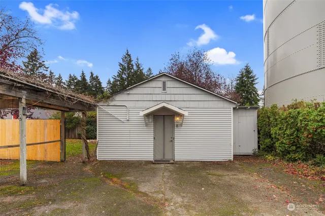 $739,999 | 14516 Dayton Avenue North, Shoreline, WA 98133