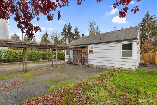 $739,999 | 14516 Dayton Avenue North, Shoreline, WA 98133