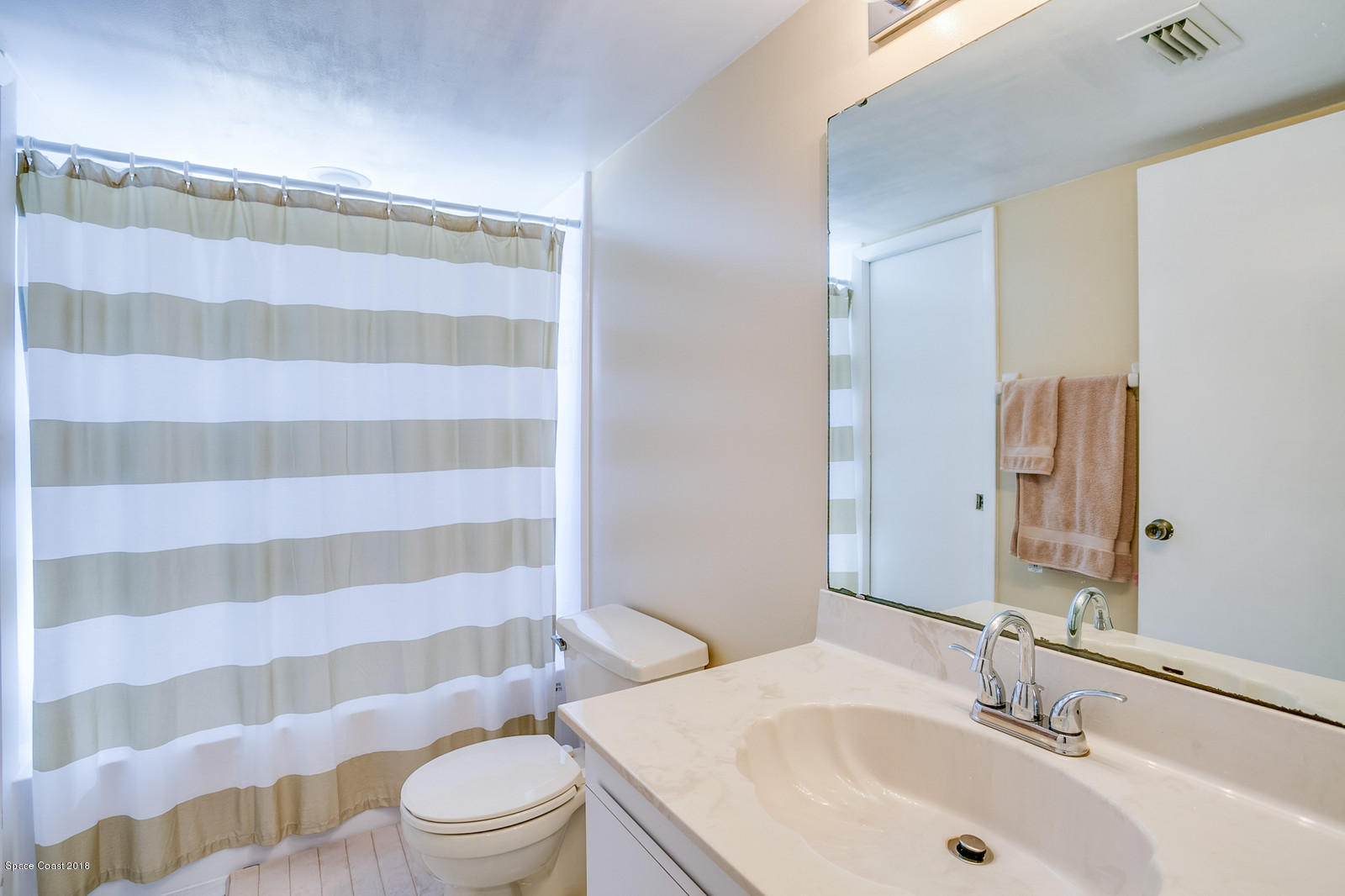 735 Ridge Club Drive, Unit 69 Melbourne, FL 32934 - Photo 18 of 22 14_RidgeClubDrive0075_mls