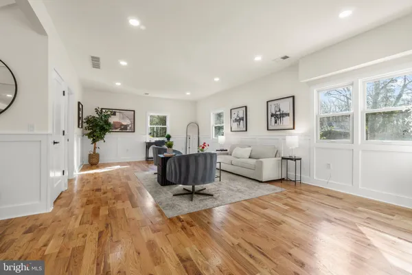 $950,000 | 32 Wagon Bridge Run, Moorestown, NJ 08057
