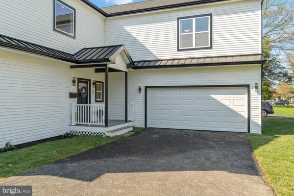 $950,000 | 32 Wagon Bridge Run, Moorestown, NJ 08057