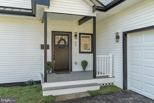 $950,000 | 32 Wagon Bridge Run, Moorestown, NJ 08057