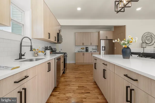 $950,000 | 32 Wagon Bridge Run, Moorestown, NJ 08057