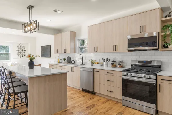 $950,000 | 32 Wagon Bridge Run, Moorestown, NJ 08057