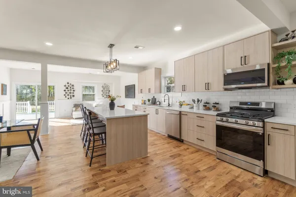 $950,000 | 32 Wagon Bridge Run, Moorestown, NJ 08057