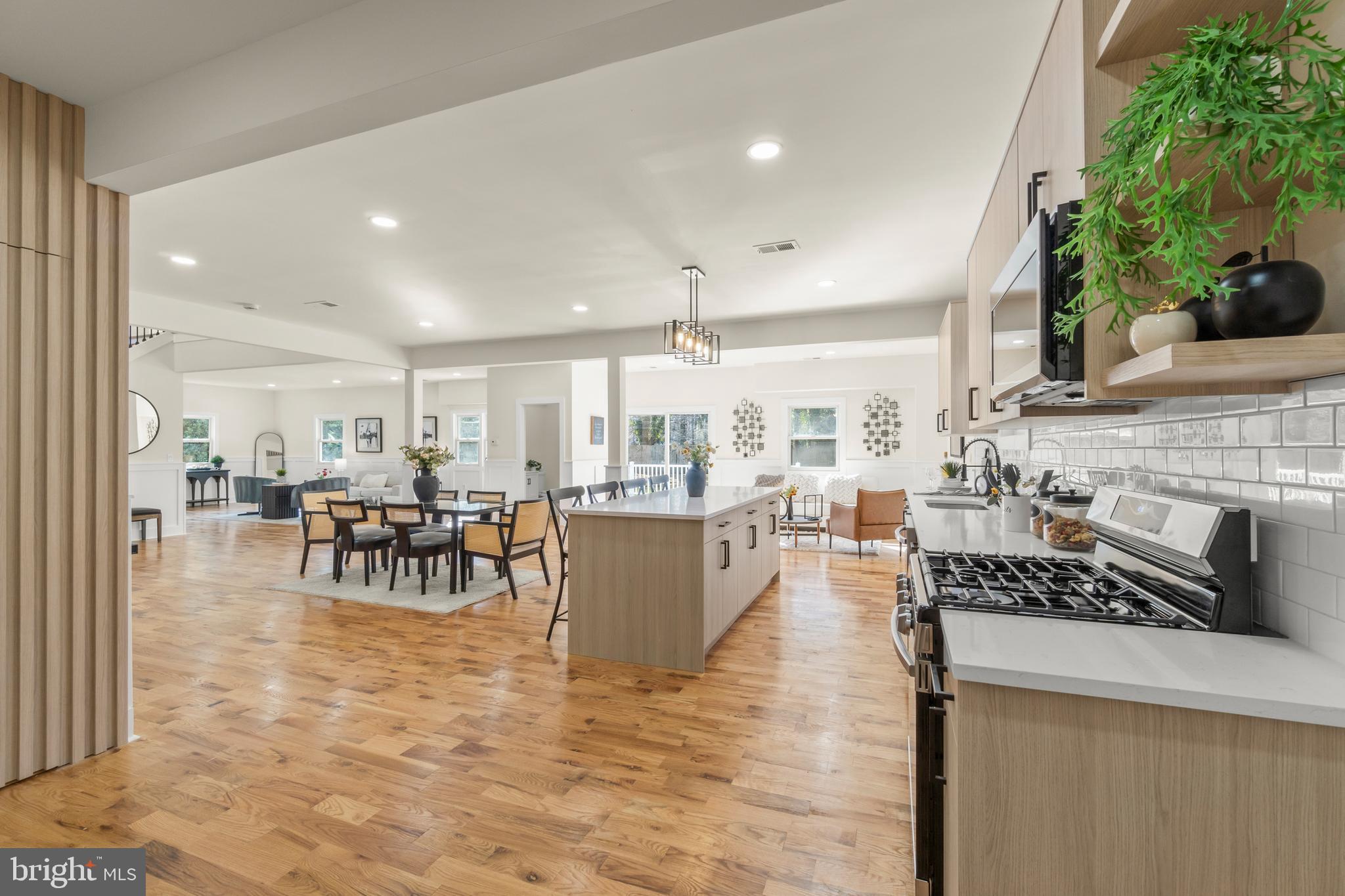32 Wagon Bridge Run Moorestown, NJ 08057 - Photo 9 of 41 a kitchen with lots of counter top space and dining table