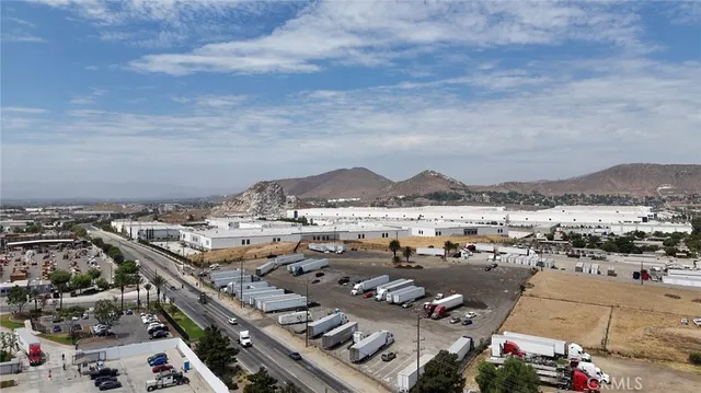 $6,550,000 | 815 Agua Mansa Road, Jurupa Valley, CA 92509