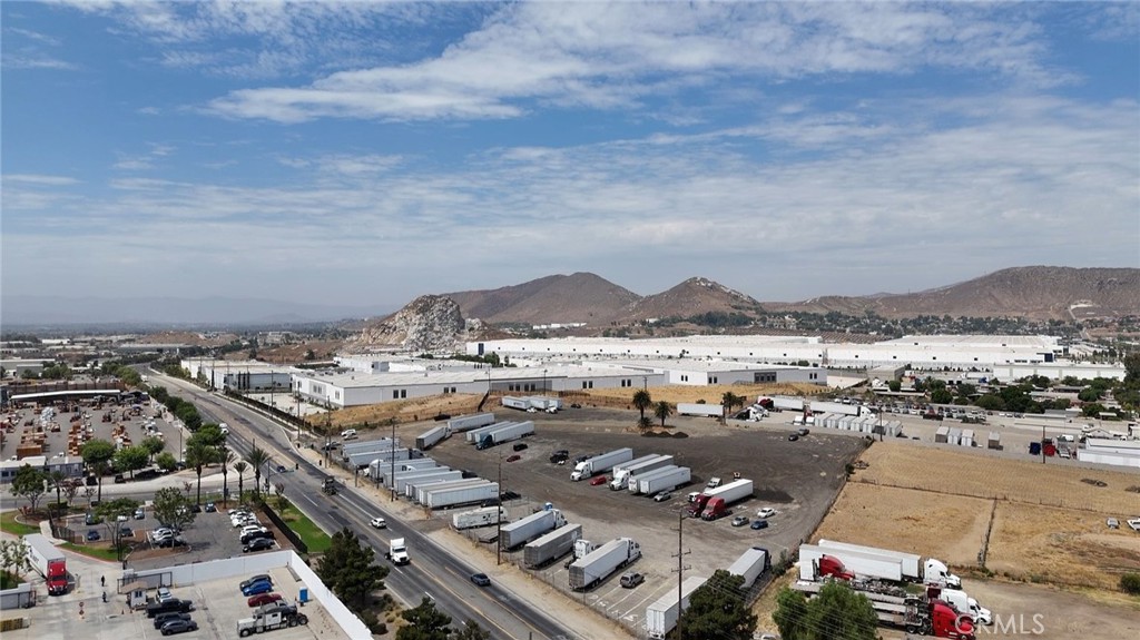 815 Agua Mansa Road Jurupa Valley, CA 92509 - Photo 10 of 22