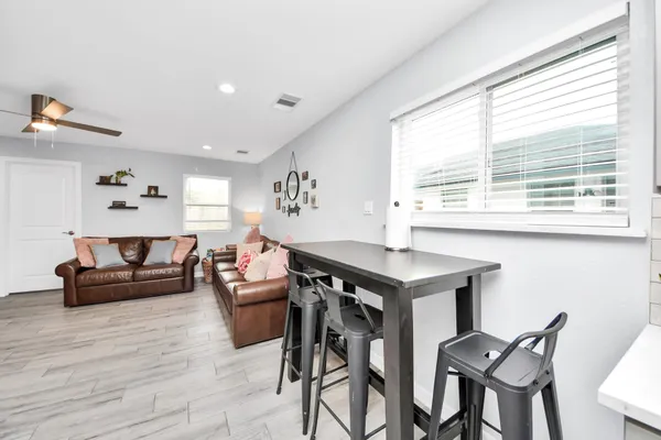 $1,900 | 834 Ellington Street, Houston, TX 77088